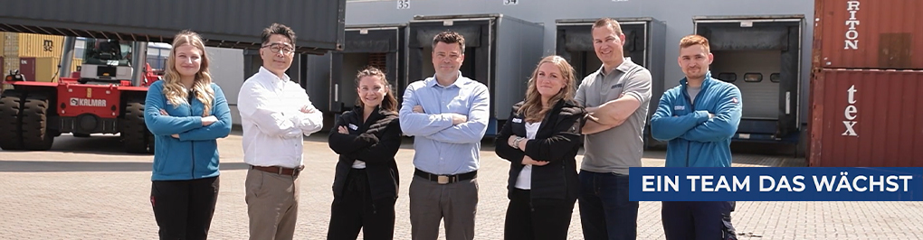 Bild der Centos Mitarbeiter, unten rechts der Text:"Gemeinsam mit Ihnen Richtung Zukunft"